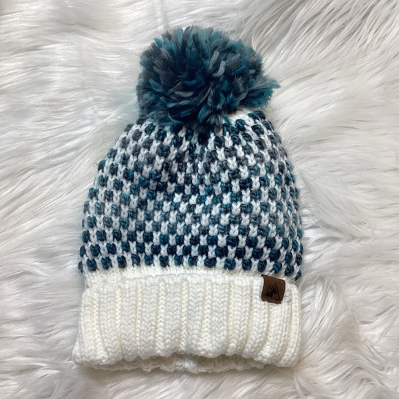 Green White Pom Chunky Beanie - Picture 2 of 4